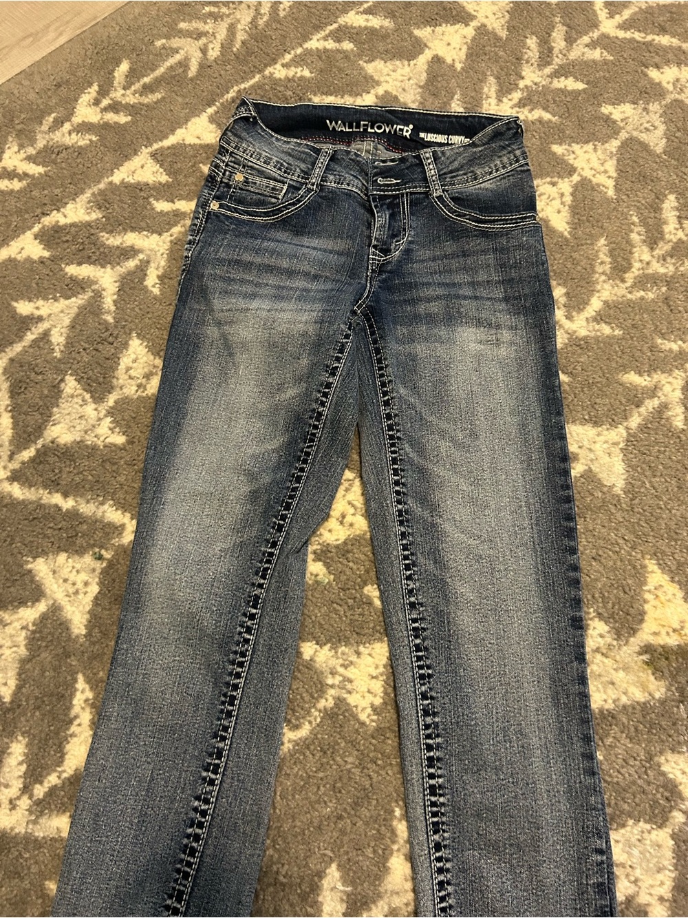 Wallflower Women's Medium Blue Stretch Skinny Jeans